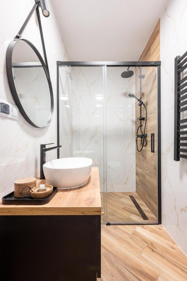 Para Apartments - Dwupoziomowe Apartamenty ビャウィ・ドゥナイェツ エクステリア 写真
